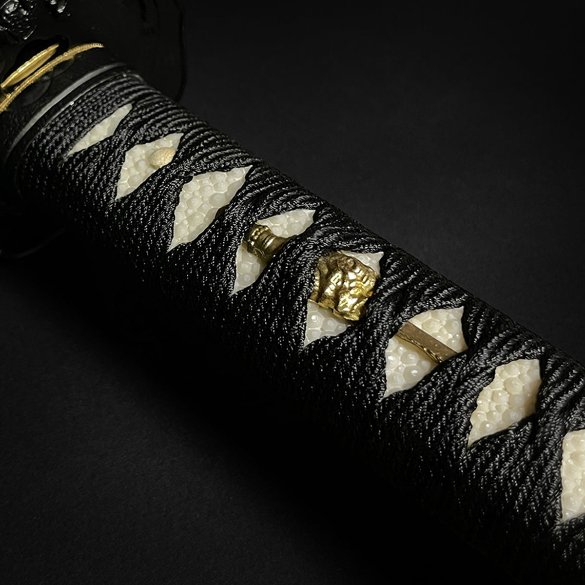 Musashi "Tenryu" Katana menuki.